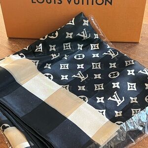 Black and Beige Scarf